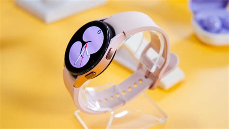 Samsung's Galaxy Watch 4 Series aims for an easy Apple-like feel