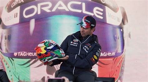 Checo Pérez Correrá El Gran Premio De México Con Un Casco Especial De Catrina Periódico Zócalo