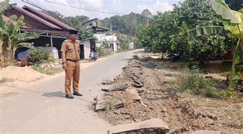 Desa Loh Sumber Seriusi Peningkatan Kualitas Jalan Desa Halokaltim Id