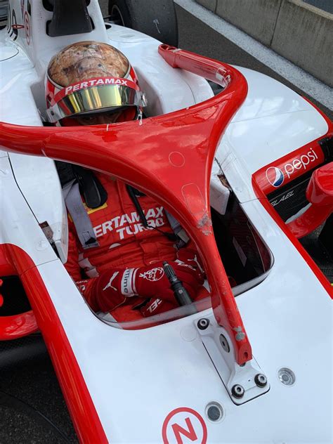 Halo evitou choque de detrito com cabeça de piloto em acidente que