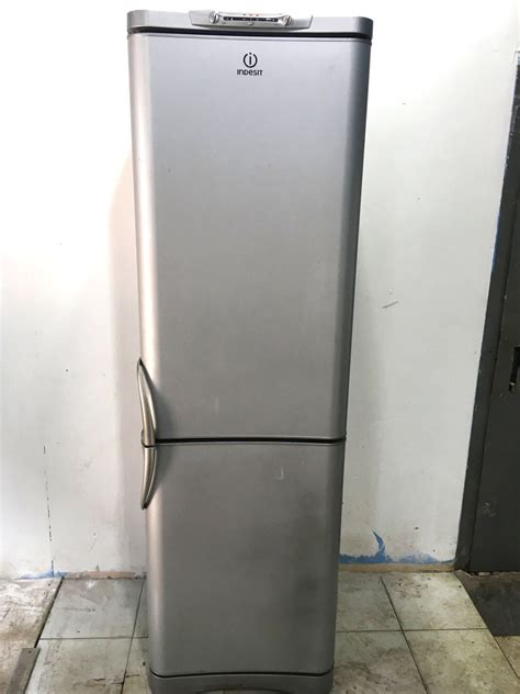 Б/у Холодильник Indesit C240G.016