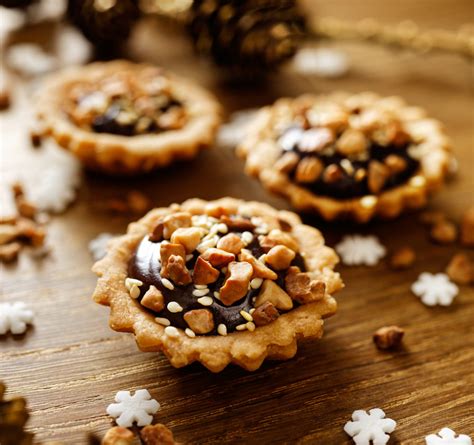 Tartelettes au caramel beurre salé chocolat et noisettes A Vos Assiettes