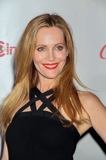 Leslie Mann Hairstyles And Haircuts All Time Favorites