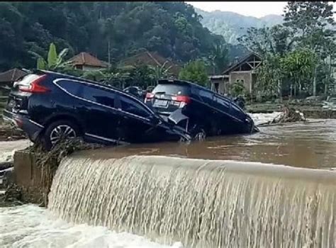 Luapan Sungai Cihonje Berakibat Banjir Bandang Terjang Kabupaten