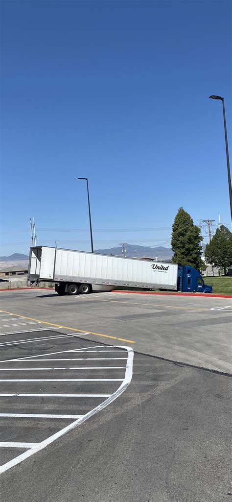 In Costco parking lot… : r/Wellthatsucks