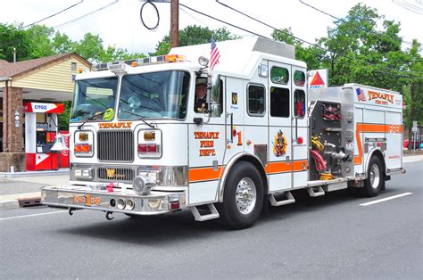 Tenafly Fire Department Engine 1 2006 Seagrave Triborough Flickr