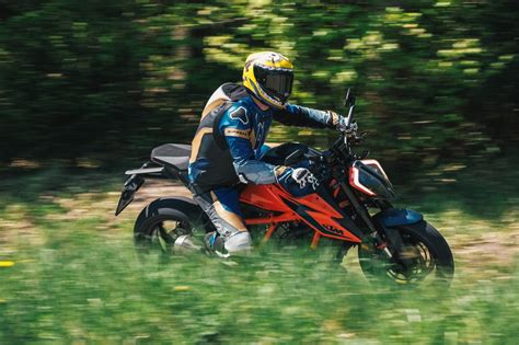 Hyper Naked Bike Vergleich 2021 KTM 1290 Super Duke R