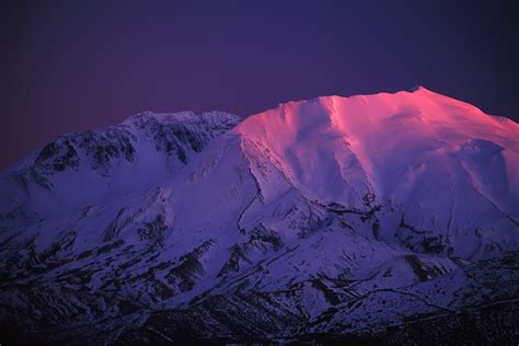 Alpenglow : Mount St. Helens National Volcanic Mounument, Washington : Stephen Penland Photography