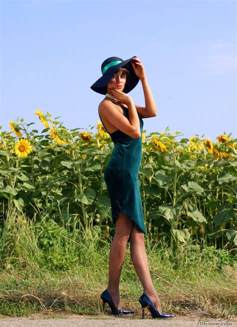 Nude Mature In High Heels And Nylons Pic Of Beautiful MILF Lily In Vintage Grey Stockings