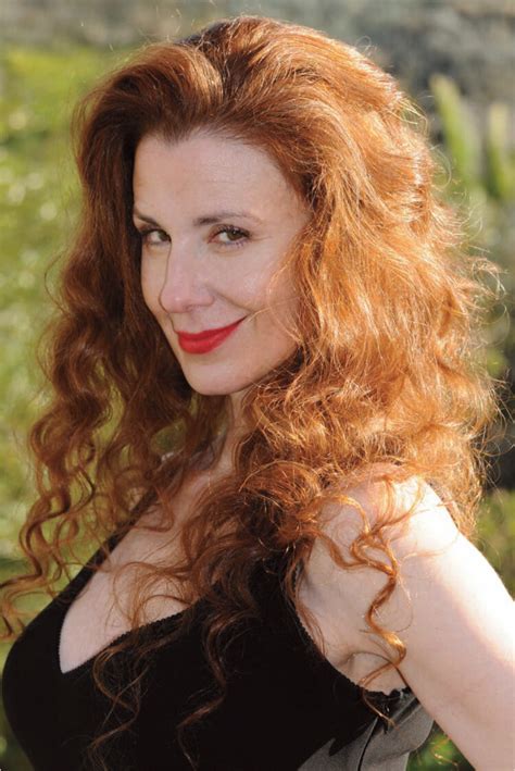 8 Hot Sexy Suzie Plakson Bikini Pics