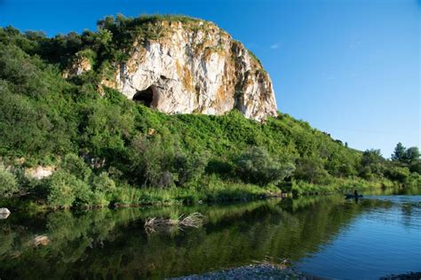 First Neanderthal Family Revealed by DNA From Remote Siberian Cave