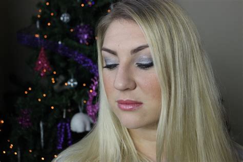 Blogmas Day 24: Christmas Eve Makeup and Fragrance - Anoushka Loves