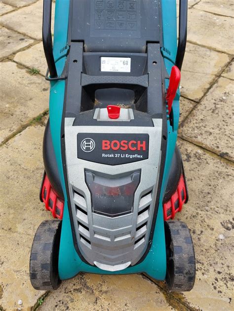 Bosch Rotak 37Li 37cm Cordless Lawnmower With 36v Battery And Mains