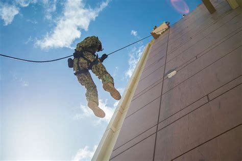 Explosive Ordnance Disposal Eod Technicians Assigned Nara Dvids