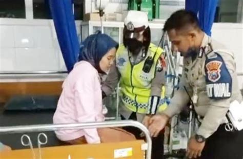 Video Polisi Menolong Pemudik Hamil Muda Yang Lemas Viral Di Medsos