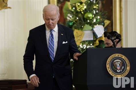 Photo: Joe Biden awards three Medals of Honor at the White House ...