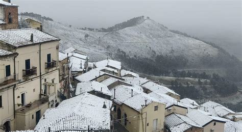 Previsioni meteo Italia nella morsa del gelo Weekend più freddo dell