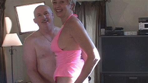 Hot Wife Tracy Meets Her Old Man At Lunch Break Wmv Hot Wife Come Here Cuckolds Filmed