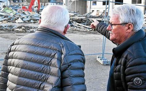 À Rosporden face aux ruines de lusine ils se souviennent Le Télégramme