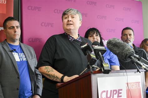 Manitoba Health Care Support Workers Could Go On Strike Oct 8