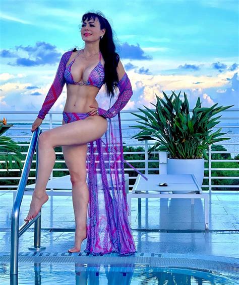 Maribel Guardia Luce Tremenda Figura En Sexy Traje De Baño