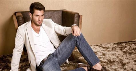 Participante do BBB usa gíria gay e publica fotos sensuais Notícias da TV