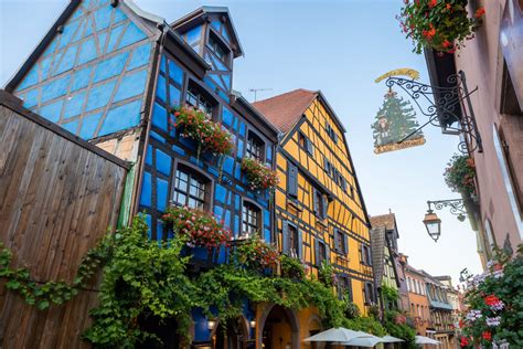 Les Plus Beaux Villages De France Riquewihr La Perle Du Vignoble Alsacien