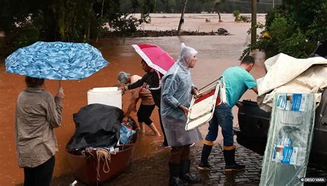 Mortes por chuvas no RS chegam a 66 e ultrapassam tragédia de 2023