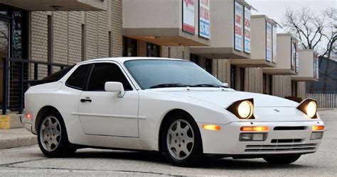 8 Great Reasons To Buy A Porsche 944 (2 Reasons Why We'd Steer Clear Of It)