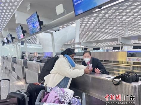 南航深圳开启“极速”保障模式 保障航班延误旅客完成国际中转——中国新闻网·广东