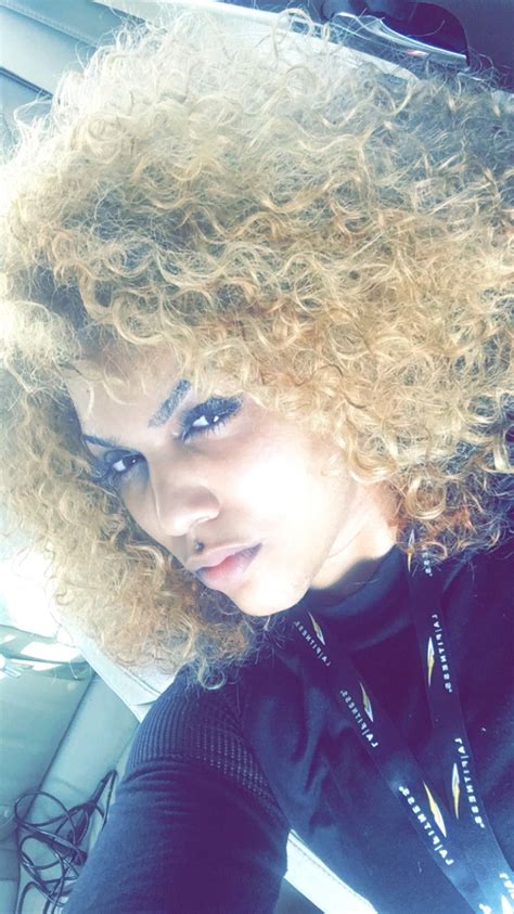 Nizzlalucy Medusa Piercing Eyes Blonde Curls Curly Natural Hair LA Fitness Athletic