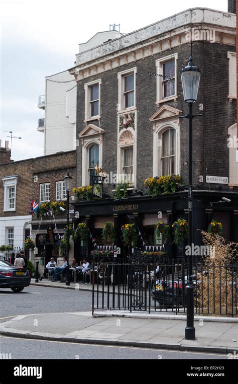 Queens Head Pub London Hi Res Stock Photography And Images Alamy