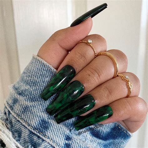 Pin By Briaunaayala On Nails Green Acrylic Nails Emerald Nails