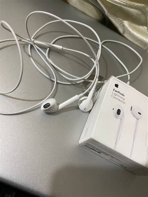 Apple Earphones, Audio, Earphones on Carousell