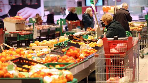 Pouvoir D Achat Une Aide Alimentaire D Urgence De 100 Euros Pour 9