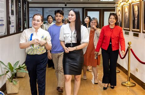 Sexy Babe Contestant Bet Maging Comelec Ambassador