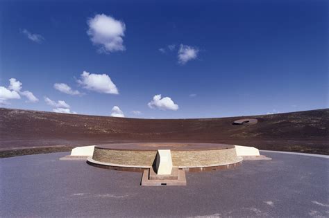 Earthworks Grounded In Art James Turrell Roden Crater