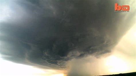 Incredible Time Lapse Footage Of Supercell Storm Forming Over Kansas