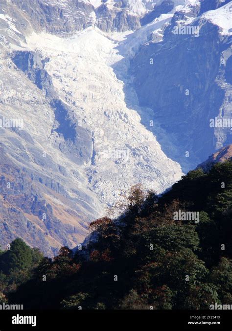 Hanging Valley Glacier High Resolution Stock Photography and Images - Alamy