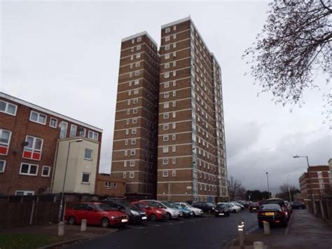 Dagenham 2 Bed Flat Laburnum House Rm10 To Rent Now For £1 600 00 P M