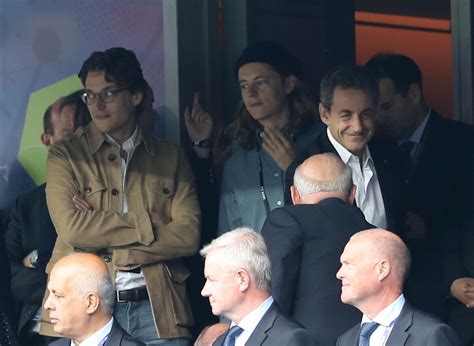 Photo Nicolas Sarkozy Avec Ses Fils Jean Et Pierre Sarkozy Au Match D