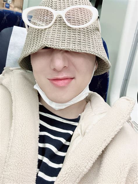 Kang Seungyoon On Weverse Winter Hats Winner Newsboy