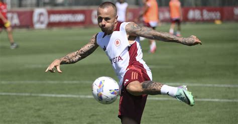 Roma Lavoro In Palestra E Sul Campo A Trigoria Abraham E Angeli O In