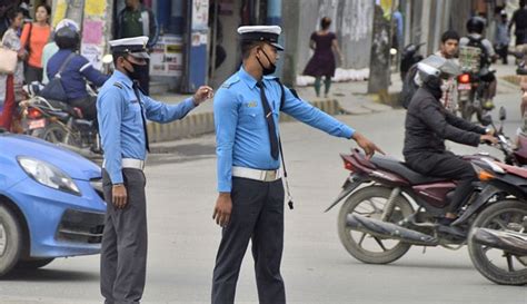 अवस्था ठीक नबनाई गाडी चलाएका २५ चालक कारबाहीमा Dcnepal