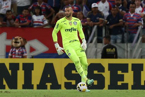 Weverton Foge Da Responsabilidade E Revolta Torcida Do Verd O Portal