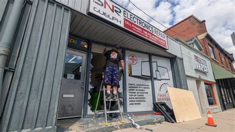 Thieves Caught On Camera Breaking Into Guelph Cellphone Repair Store