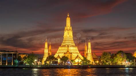 4k Lapso De Tiempo De Wat Arun Ratchawararam El Templo Del Amanecer Al