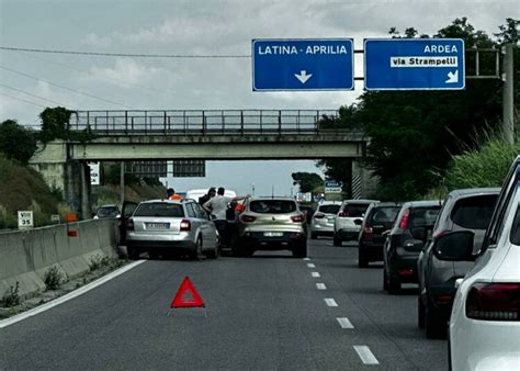 Lennesimo Incidente Manda In Tilt Il Traffico Sulla Pontina Il Caffe