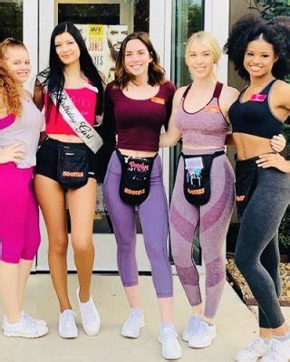 Hooters Hotties Pt Porn Pictures Xxx Photos Sex Images Pictoa