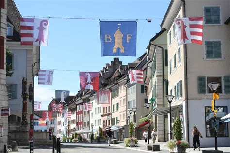 Une élue verrait bien la vieille ville de Delémont devenir piétonne